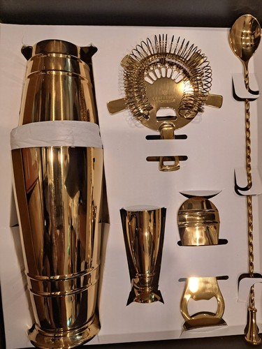 Crafthouse gold bartender - crafthouse,